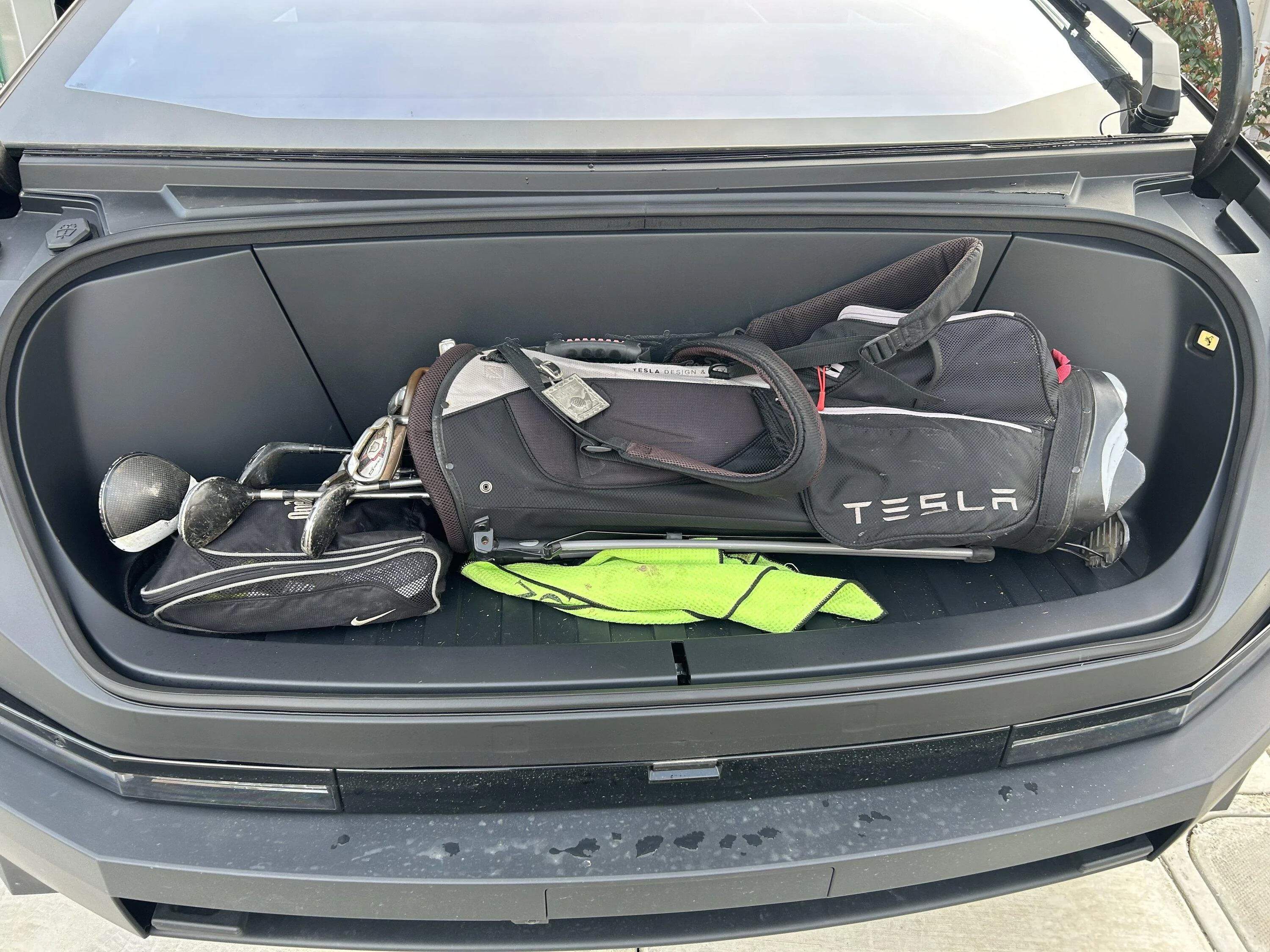 Tesla Cybertruck Frunk - Do Golf Clubs Fit? IMG_1968
