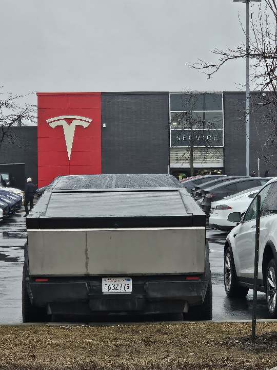 Tesla Cybertruck Ha Ha !!!! Cybertruck in south shore of Montréal in Canada Quebec province ! 1709831388348