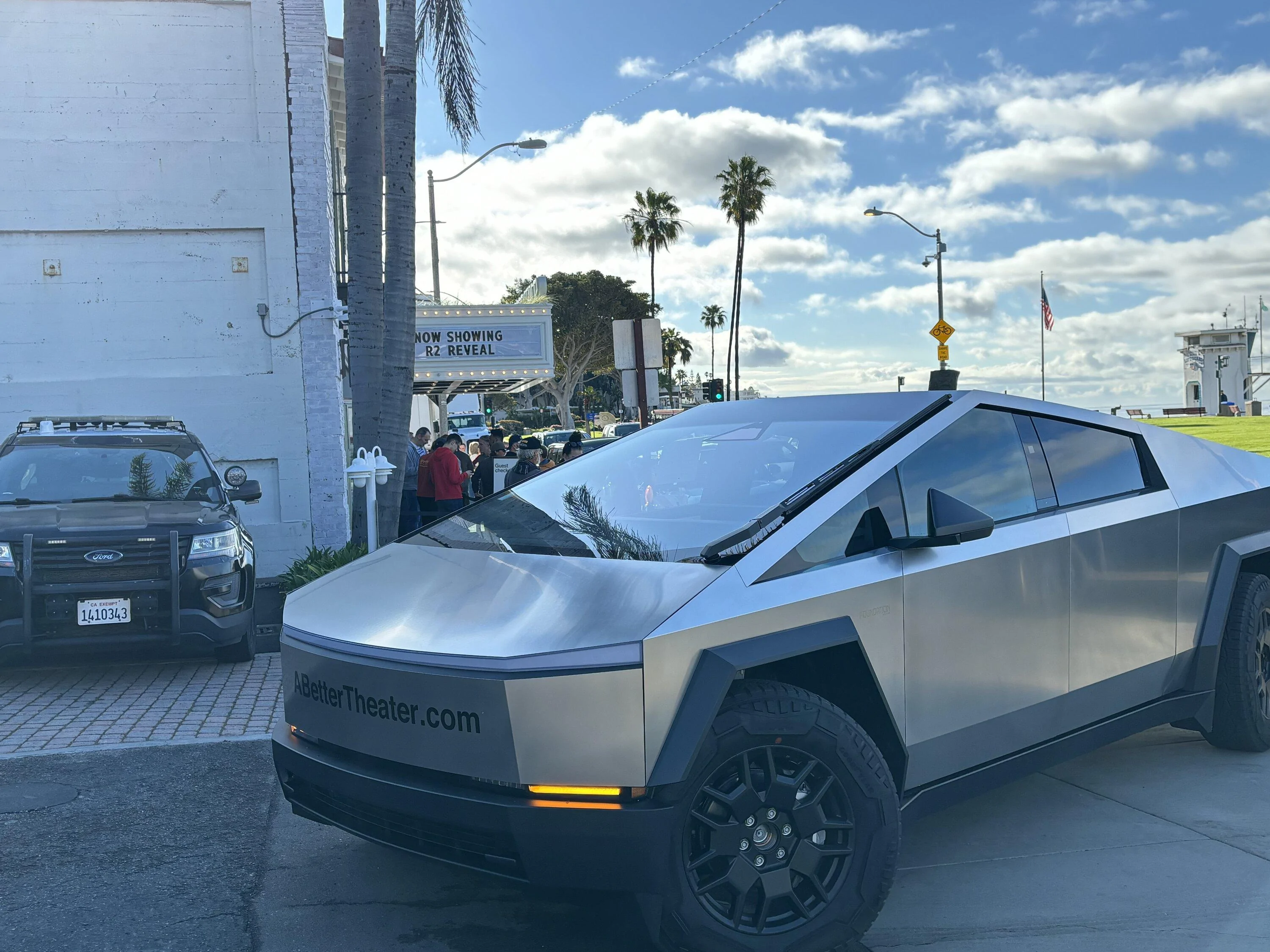 Tesla Cybertruck Cybertruck crashes R2 Reveal!! IMG_0342