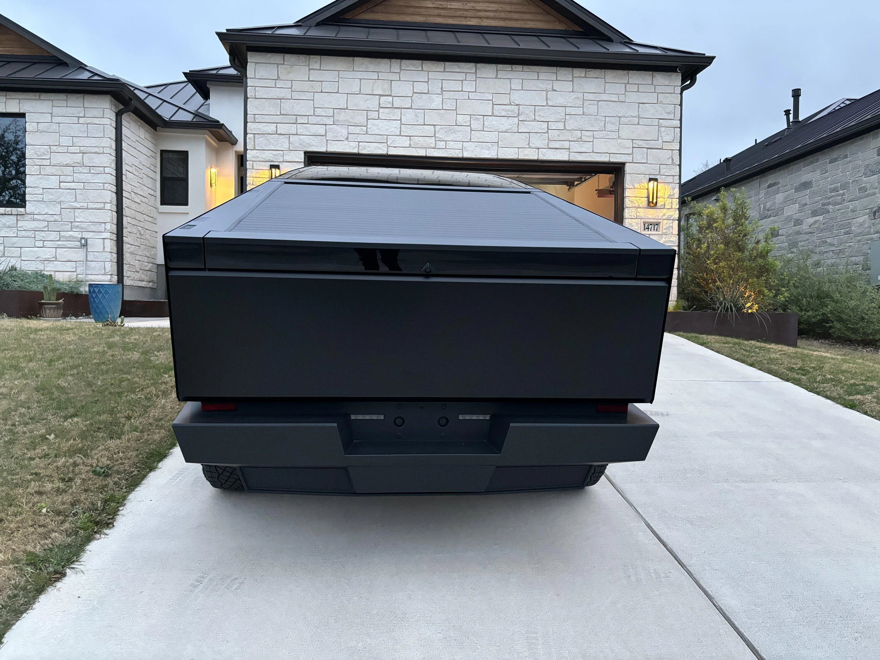 Tesla Cybertruck PPF Wrap -- STEK DYNOmatte done IMG_5243