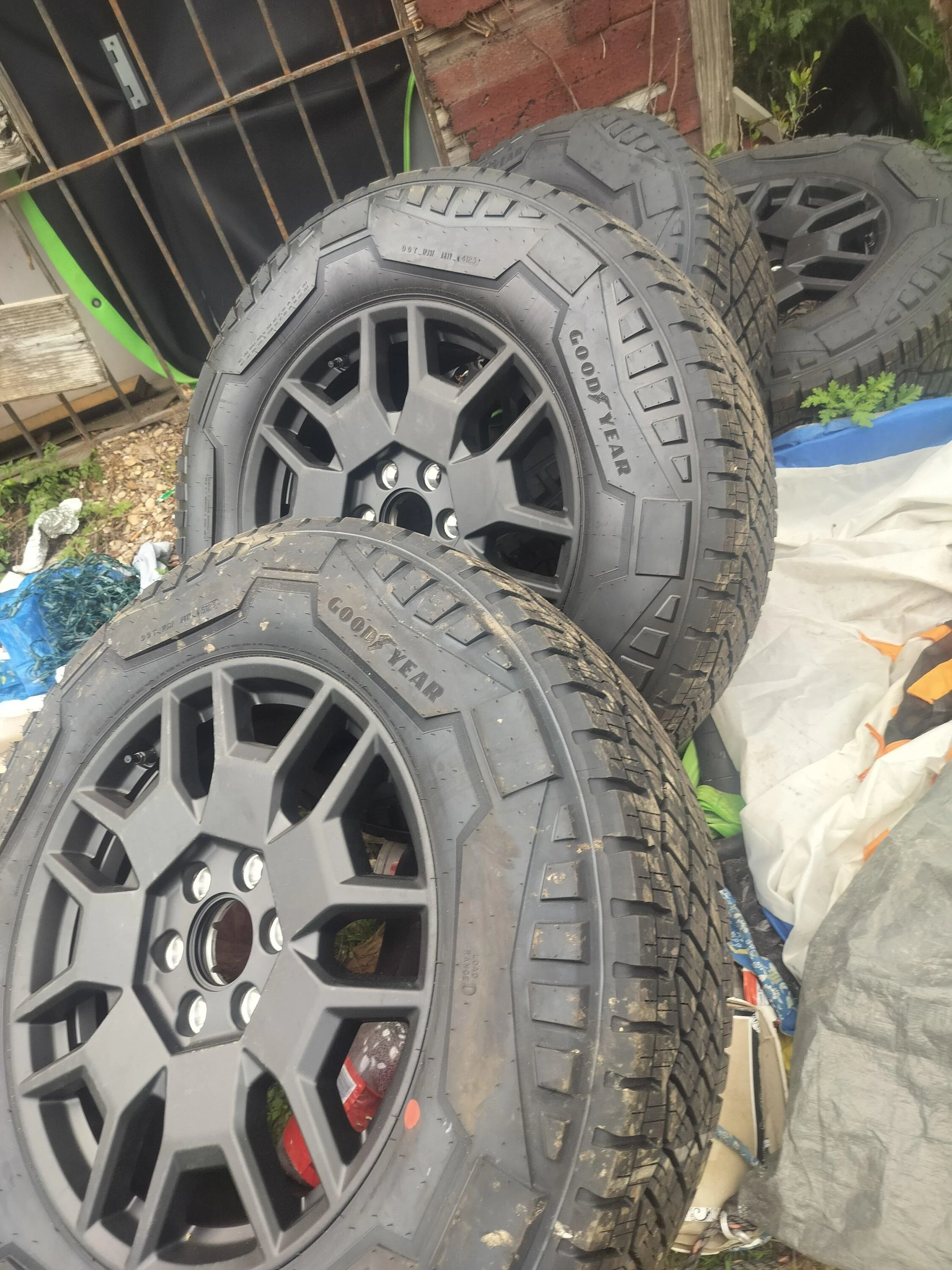 Tesla Cybertruck Where to buy Cybertruck's Goodyear factory tires? 17101153329752324284480931372647