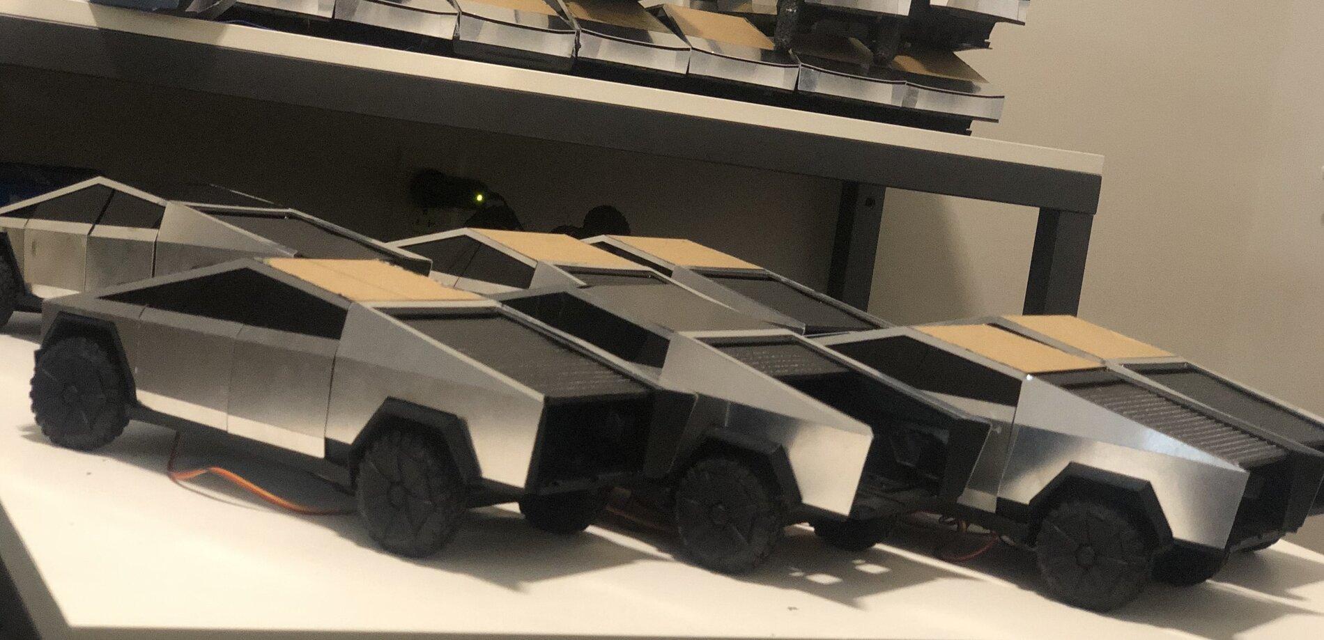Tesla Cybertruck CybertruckMini production (Pictures) foto_no_exif-10