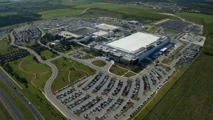 Tesla Cybertruck Update: Tesla, Apple, Google and Samsung in Austin samsung-att-innovation-zone*750xx705-397-0-37
