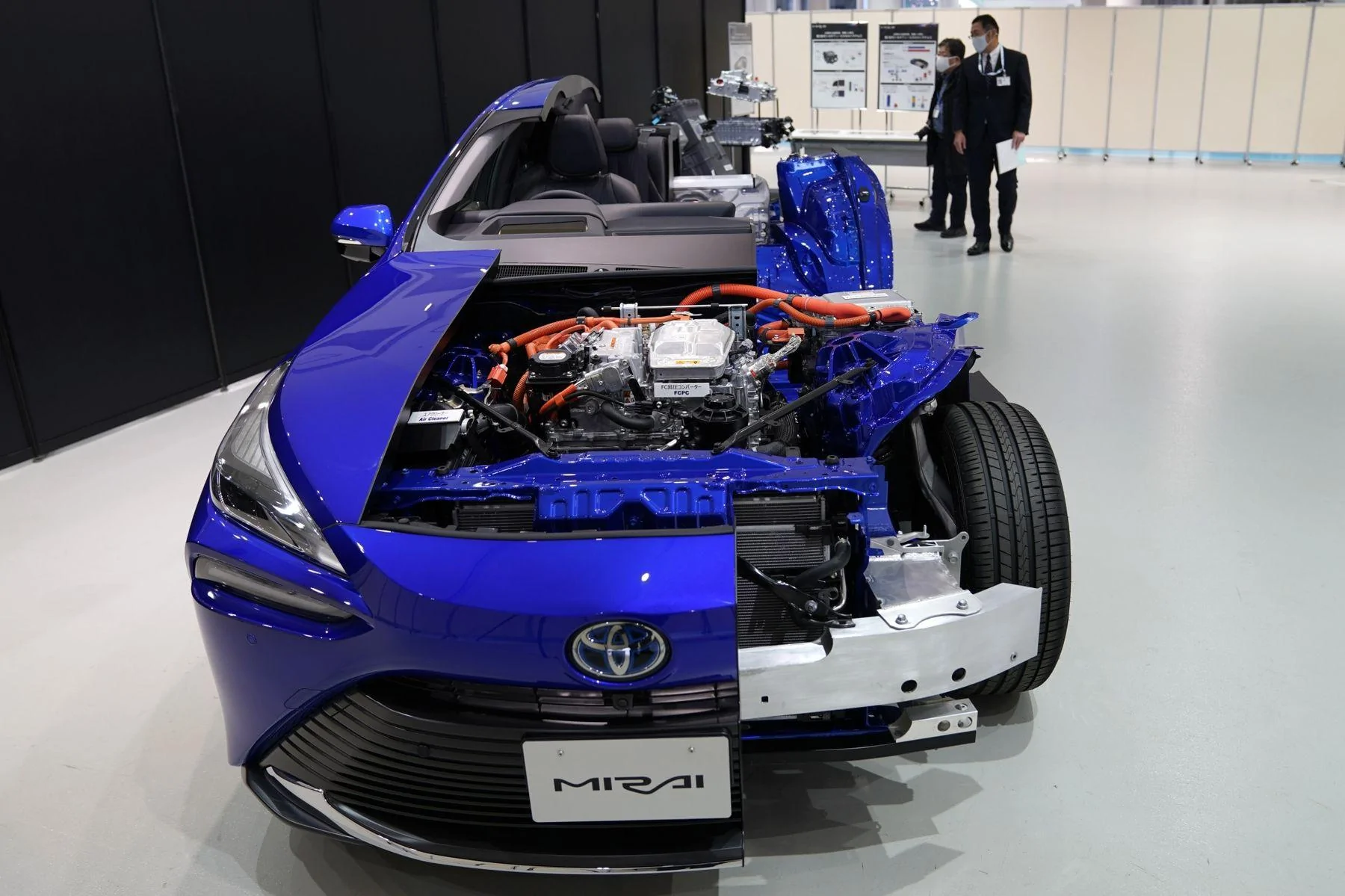 Tesla Cybertruck Toyota-Backed Paris Venture Targets 10,000 Hydrogen Taxis by 2024 1800x-1