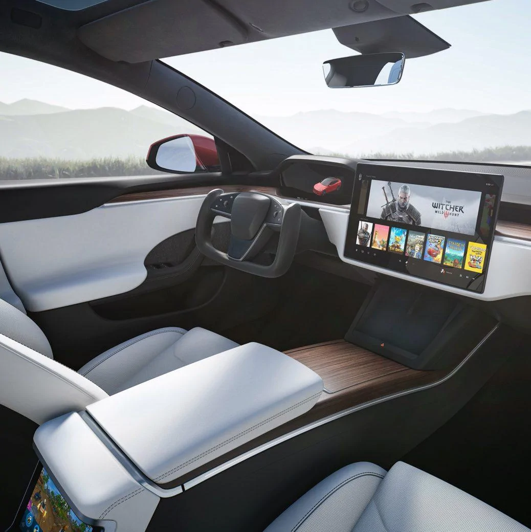 Tesla Cybertruck Model S features to Cybertruck? S_Three_Displays