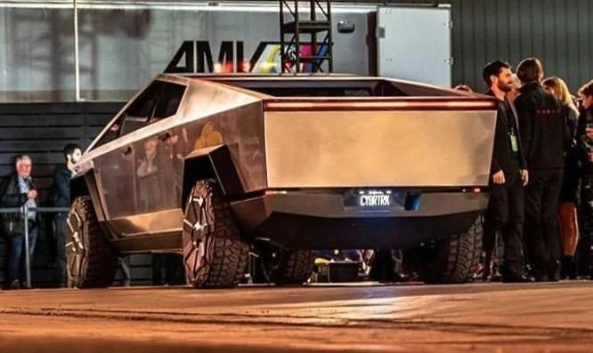 Tesla Cybertruck Tesla Cybertruck to use 8k-ton casting press for its single-piece rear underbody 1611803457200