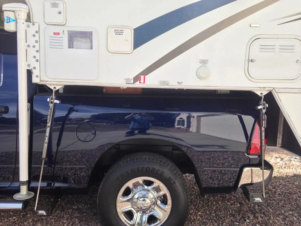 Tesla Cybertruck Cybertruck Camper IMG_25141x1000