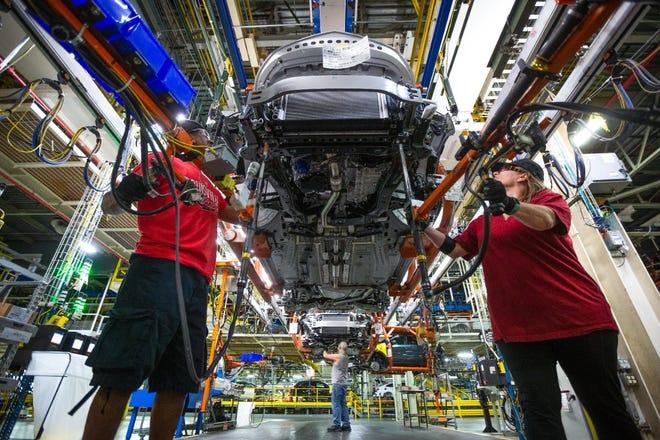 Tesla Cybertruck General Motors Is Counting on Your Loving Electric Cars ff523adc-9ab6-45f2-8a8e-d1d016728554-GMFairfax10