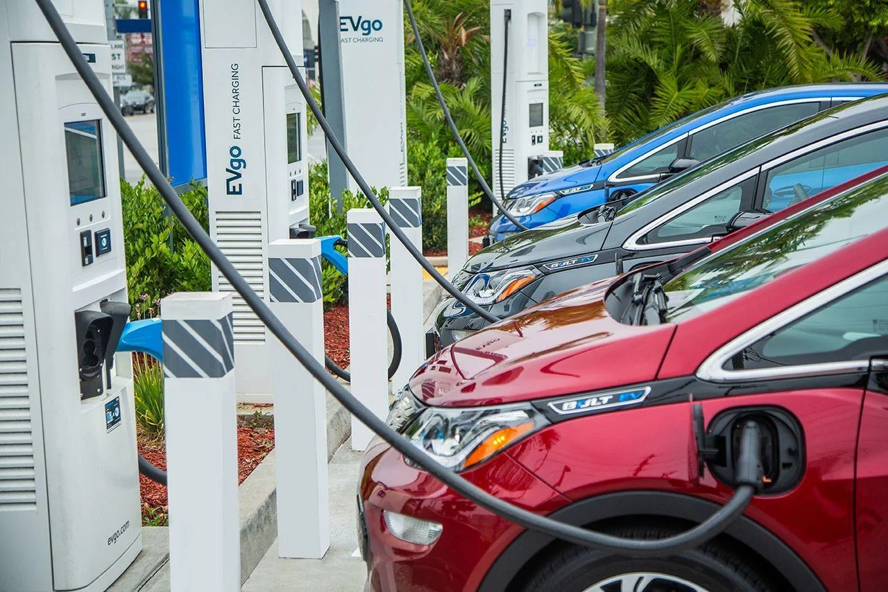 Tesla Cybertruck Behind GM’s shift to all-electric vehicles by 2035 d7-6dc4-437e-8c82-7bf13f8e3866?rendition=image1280