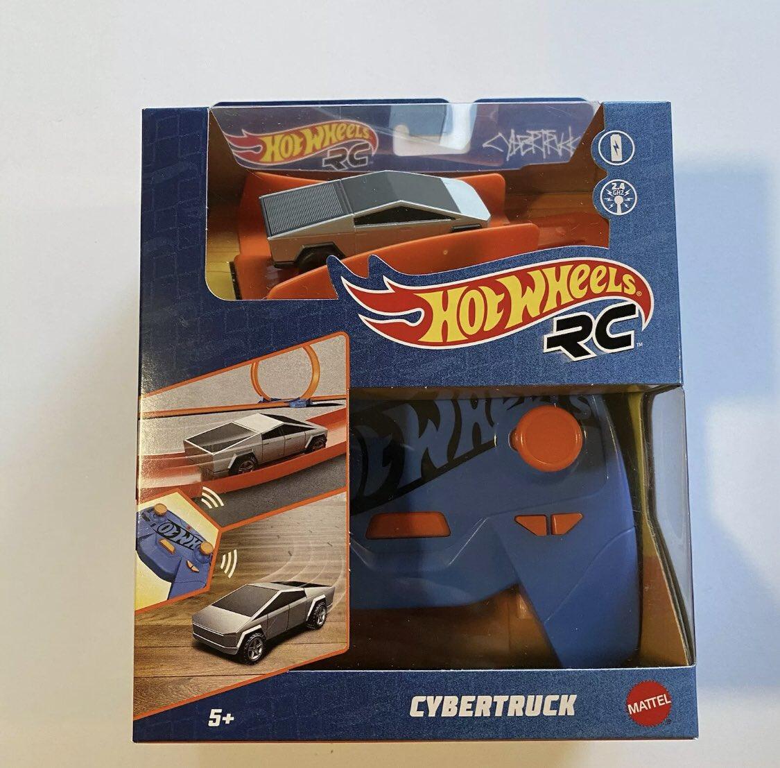 Tesla Cybertruck Hotwheels RC Cybertruck starts deliveries. Have you received yours? Eu3WRaJUUAAOhuX