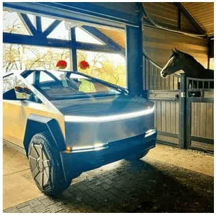 Tesla Cybertruck Cybertruck hauling hay bales Screenshot 2024-03-13 at 10.38.21 AM