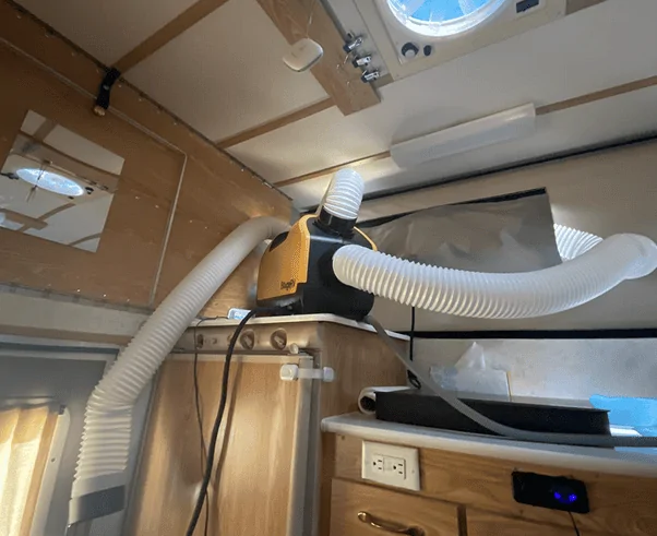 Tesla Cybertruck Cybertruck bed mattress solution - EXPED 72"x25.6"x3" air mattresses + BougeRV 2900 BTU heat pump zimage7656