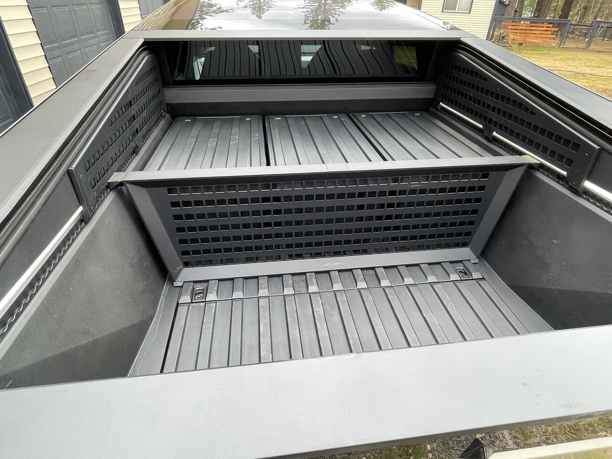 Accessories installed: Molle Vault Cargo Divider + Vault Cargo