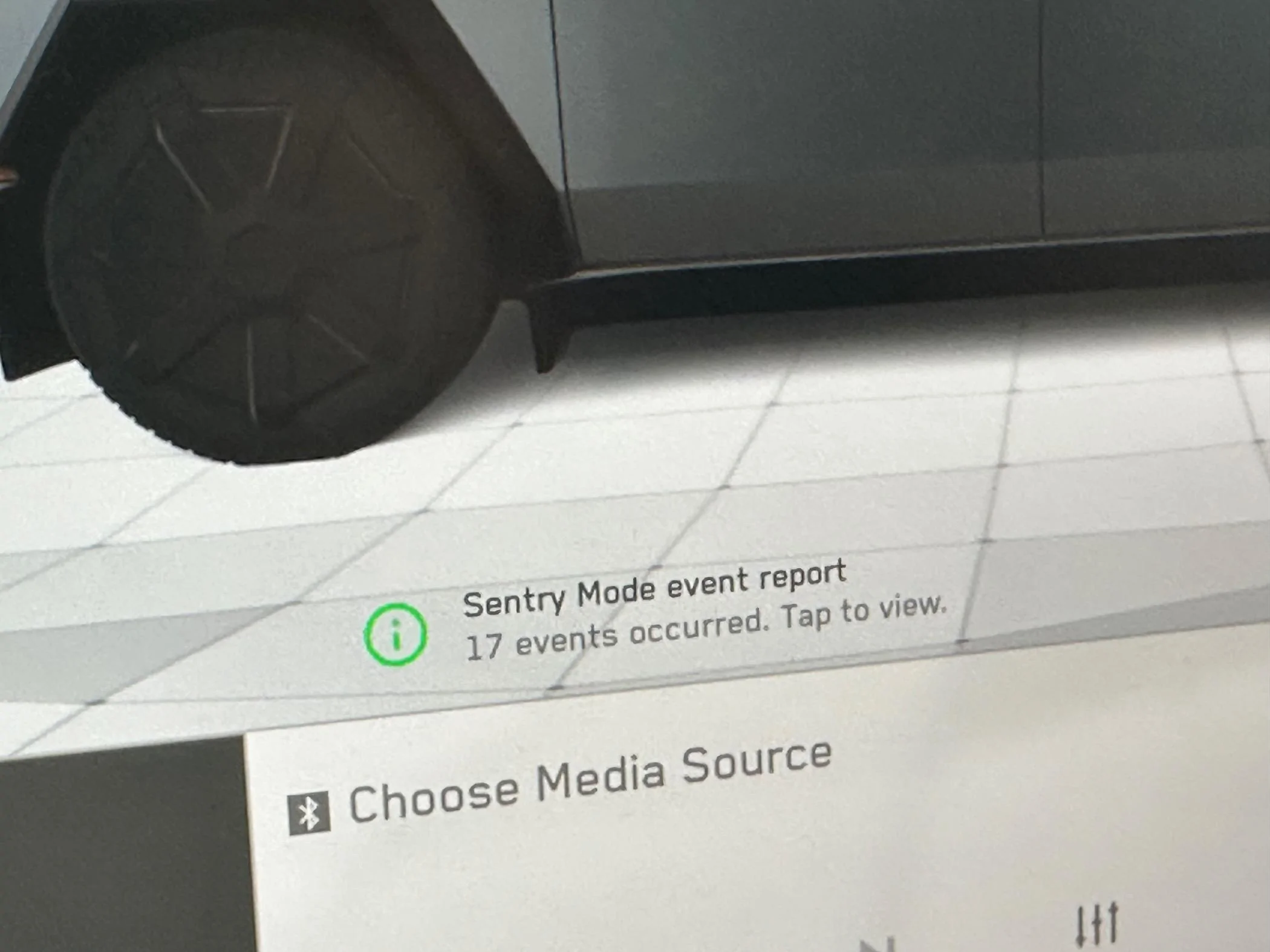 Tesla Cybertruck Dashcam software bug IMG_4497