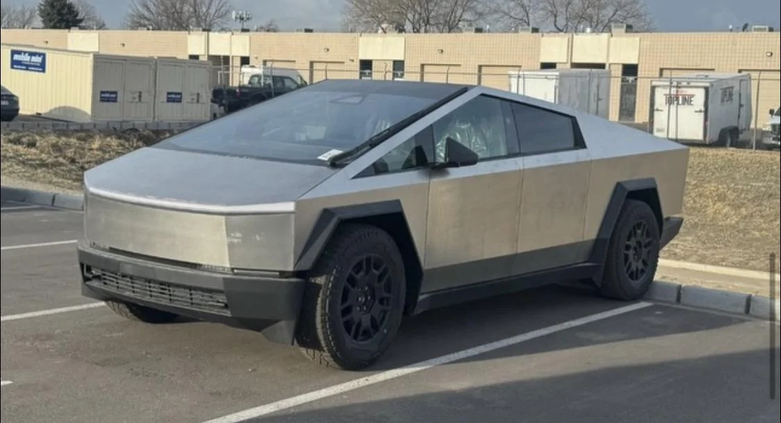 Tesla Cybertruck Colorado CT? First deliveries?? IMG_2662