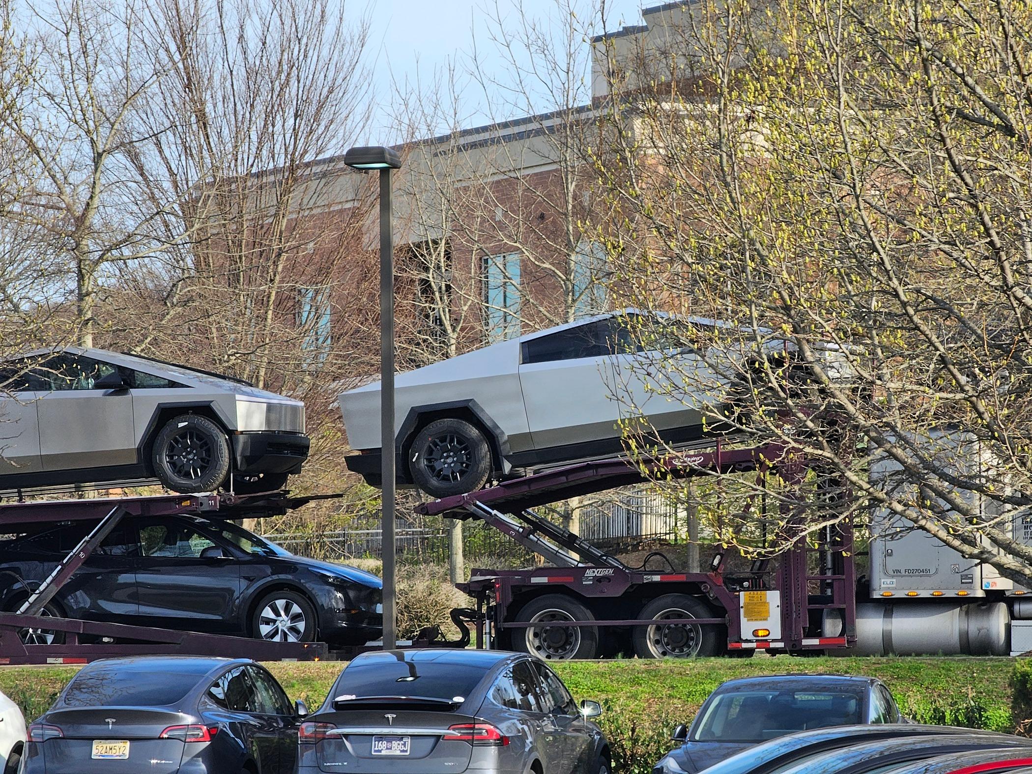 Tesla Cybertruck TN Deliveries Now Starting -- 5 Cybertrucks delivered in Nashville, Tennessee 20240312_170908
