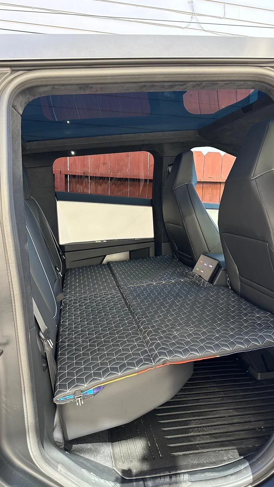 Tesla Cybertruck Cybertruck bed mattress solution - EXPED 72"x25.6"x3" air mattresses + BougeRV 2900 BTU heat pump IMG_5315