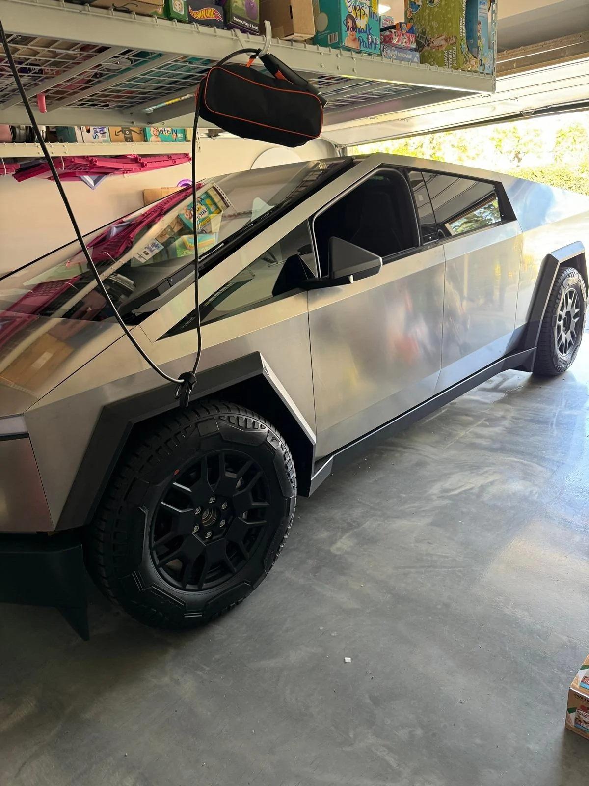 Tesla Cybertruck Cybertruck delivered /initial thoughts IMG_3117