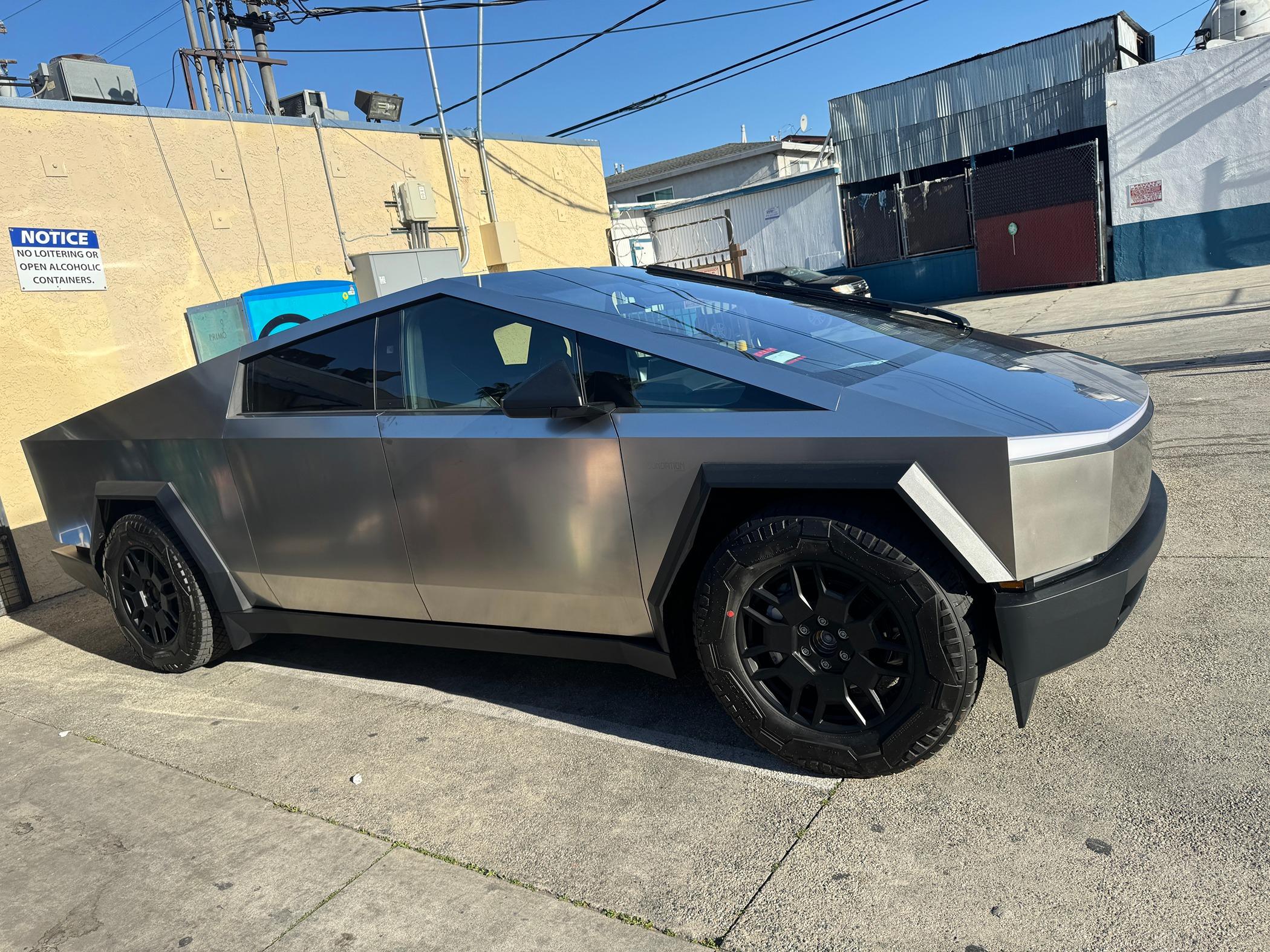 Tesla Cybertruck Cybertruck delivered /initial thoughts IMG_3114