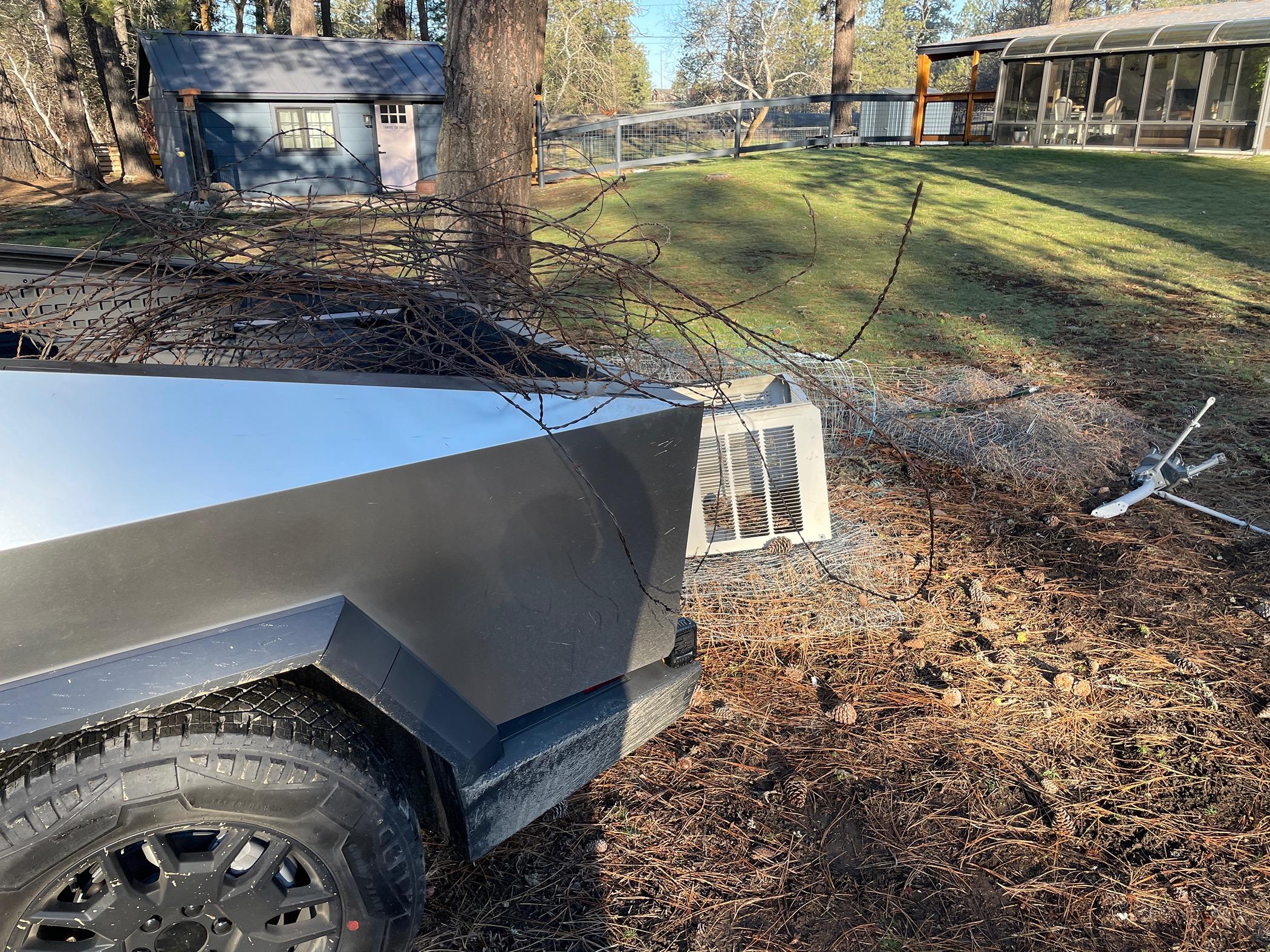 Tesla Cybertruck Tested: Cybertruck's Closed Tonneau Adds 25 Miles of Range at 75 MPH (by Car and Driver) IMG_5141