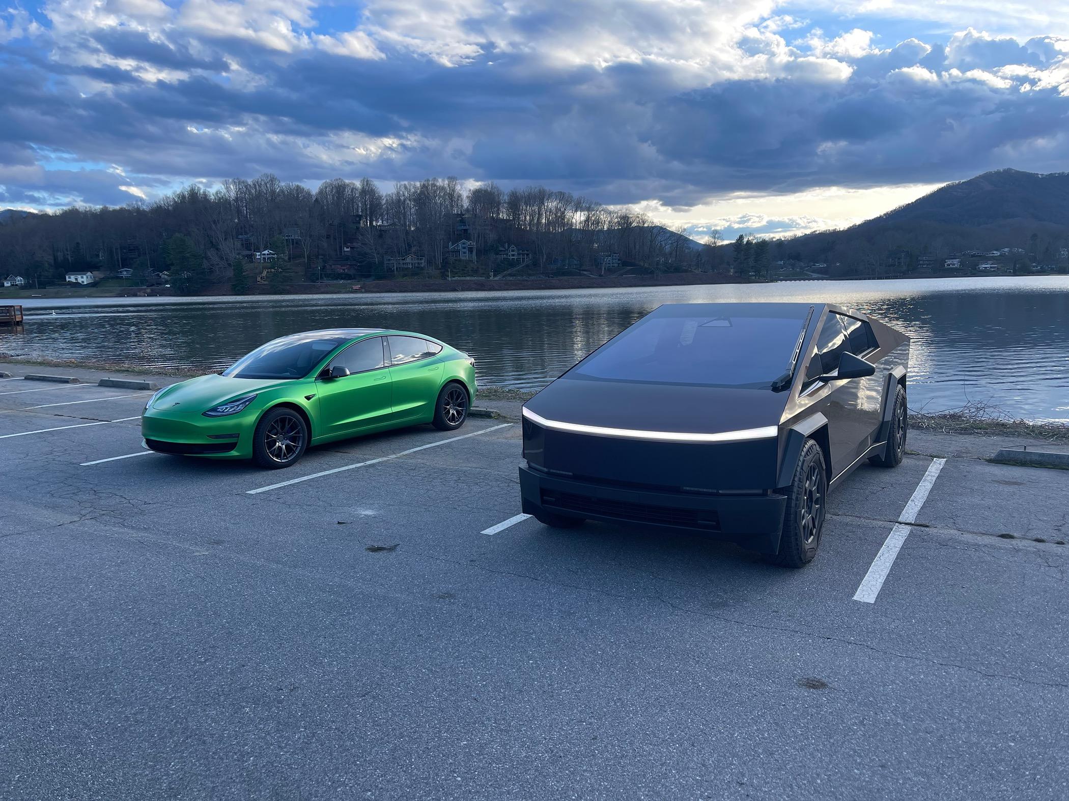 Tesla Cybertruck Daily random Cybertruck photos thread - Post Yours! 📸 🤳 IMG_6160