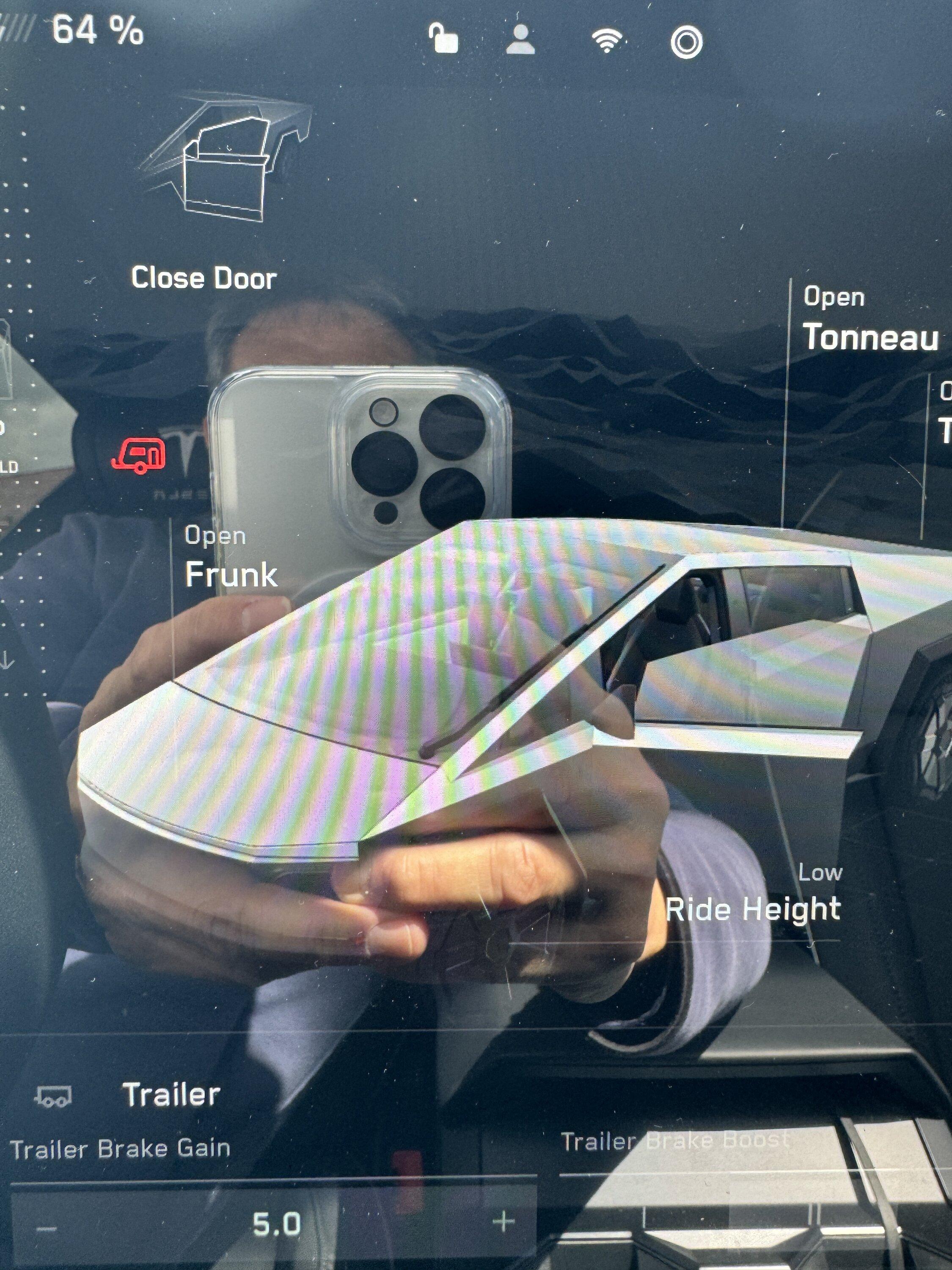 Tesla Cybertruck Cybertruck towing mode icon always red when my trailer connected. IMG_0807.JPG