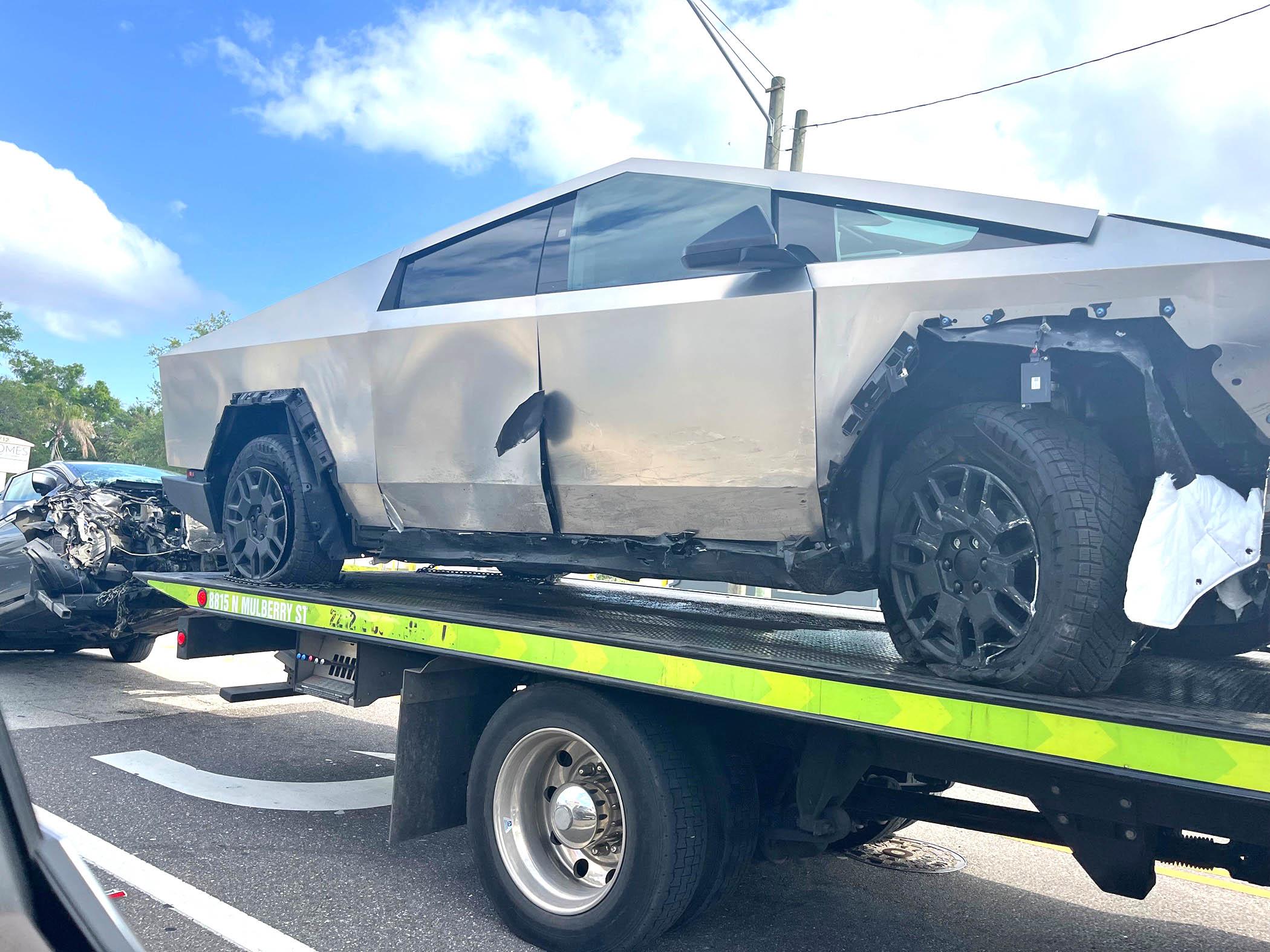 Tesla Cybertruck Totaled Crashed Cybertruck in Tampa IMG_9957