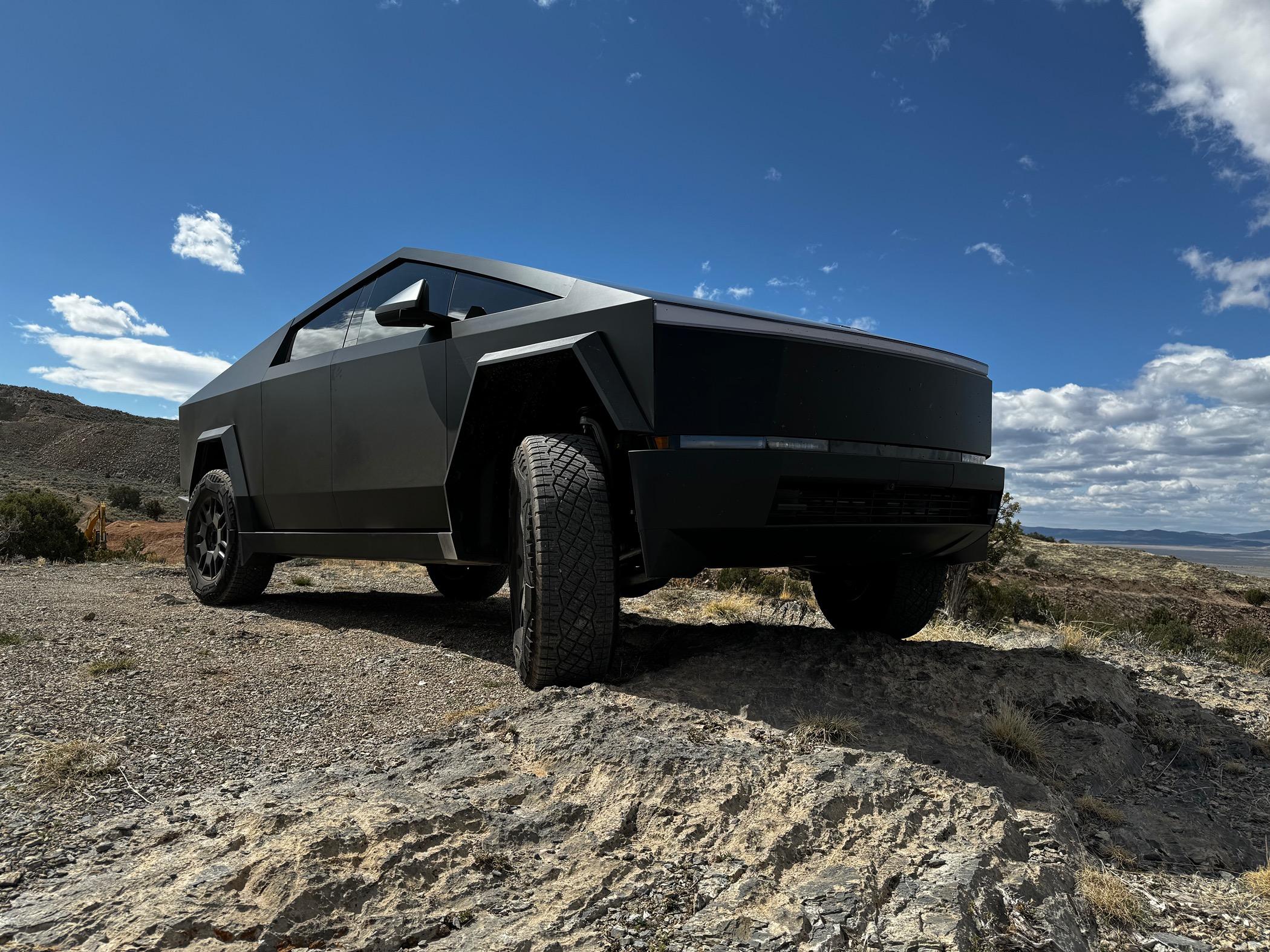 Tesla Cybertruck My first off-road trip in Cybertruck (Southern Utah) -- high speed runs + rock crawling IMG_0354