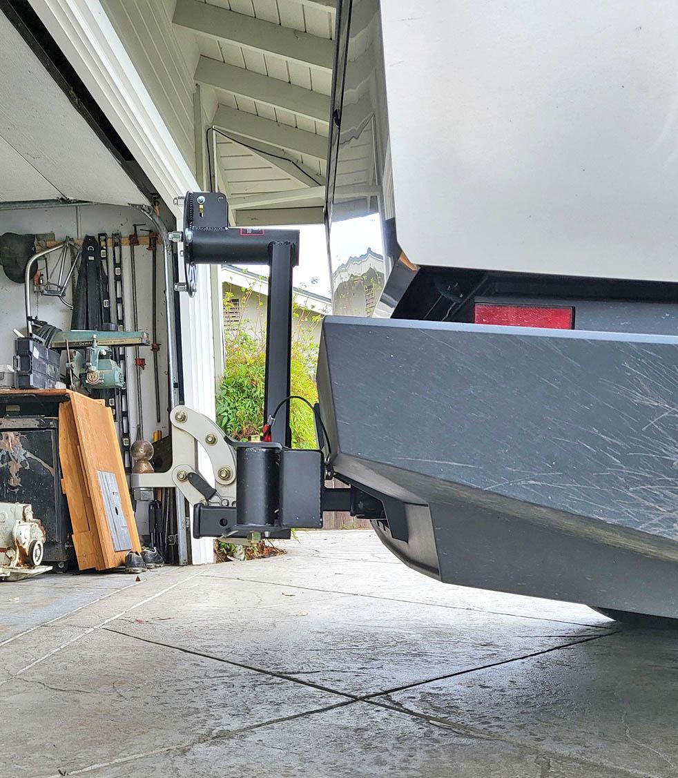 Tesla Cybertruck First Cybertruck Swing Arm Spare Tire Carrier (by Wilco Offroad)!! tesla-cybertruck-sparetire-carrier-wilcoswingarm-2
