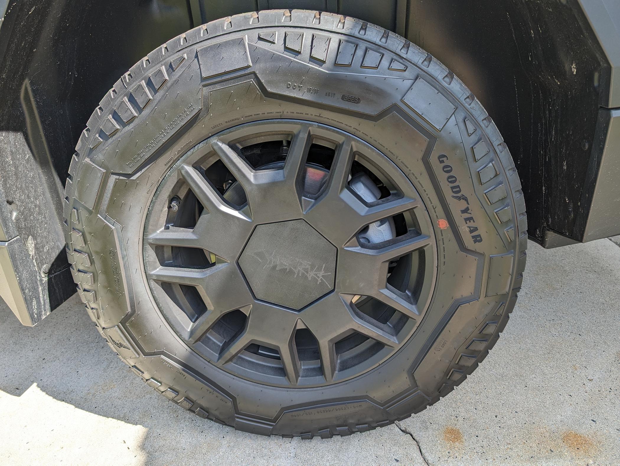 Tesla Cybertruck 3D Printed Lug Nut Covers for Cybertruck wheels PXL_20240327_205512401.MP