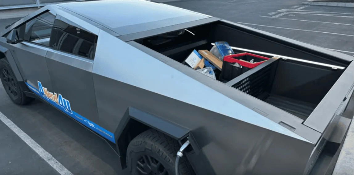 Tesla Cybertruck CT being used as a Daily Work Truck 1711676732256-5k