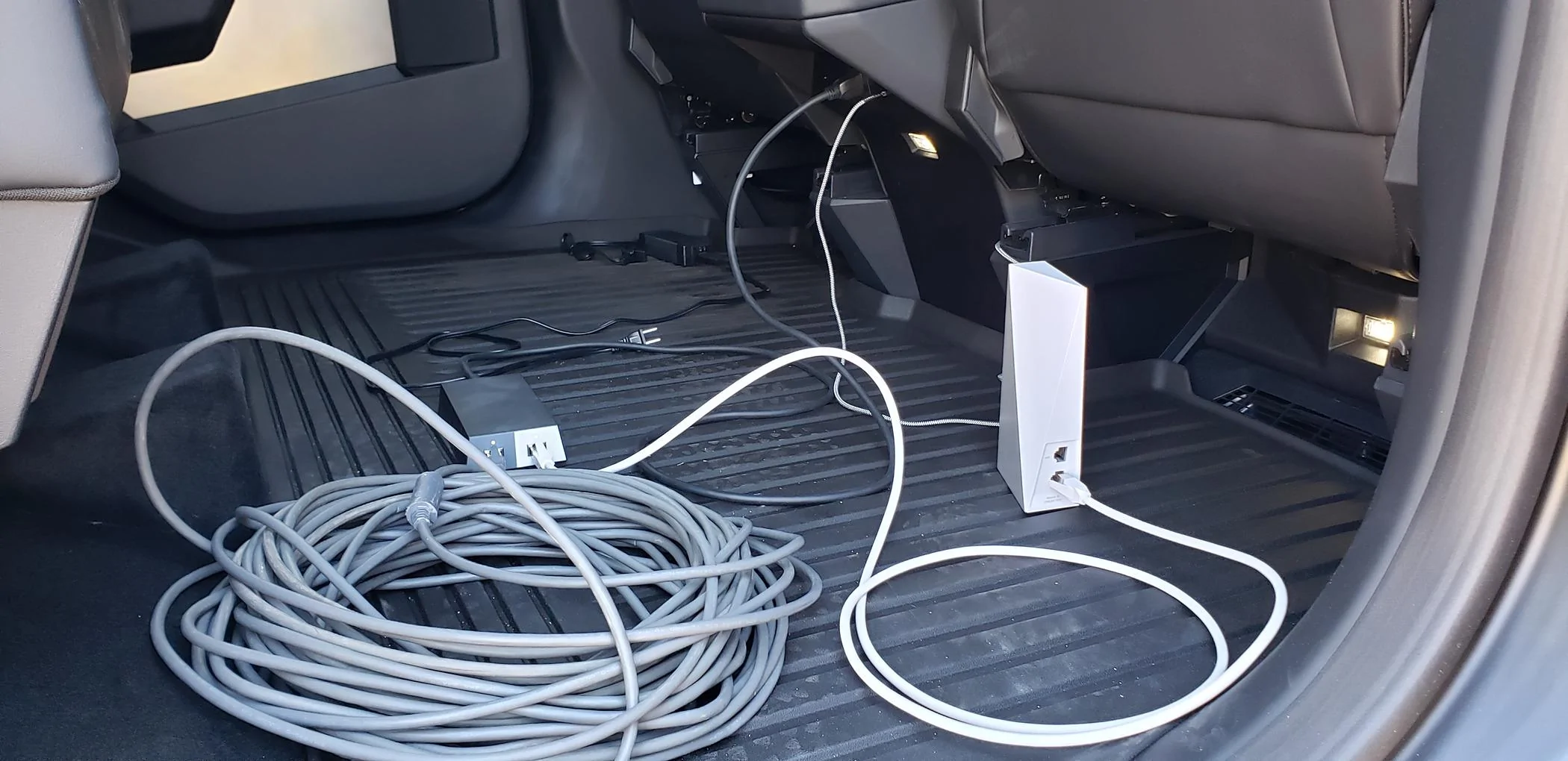 Tesla Cybertruck My Starlink Antenna Custom Mount With Suction Cups SL Router