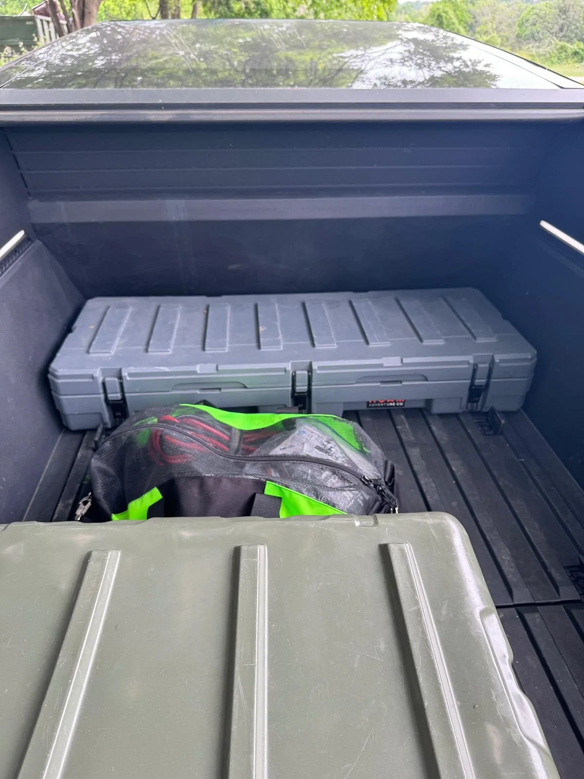 Tesla Cybertruck Perfect fit on the roam adventure case IMG_0723