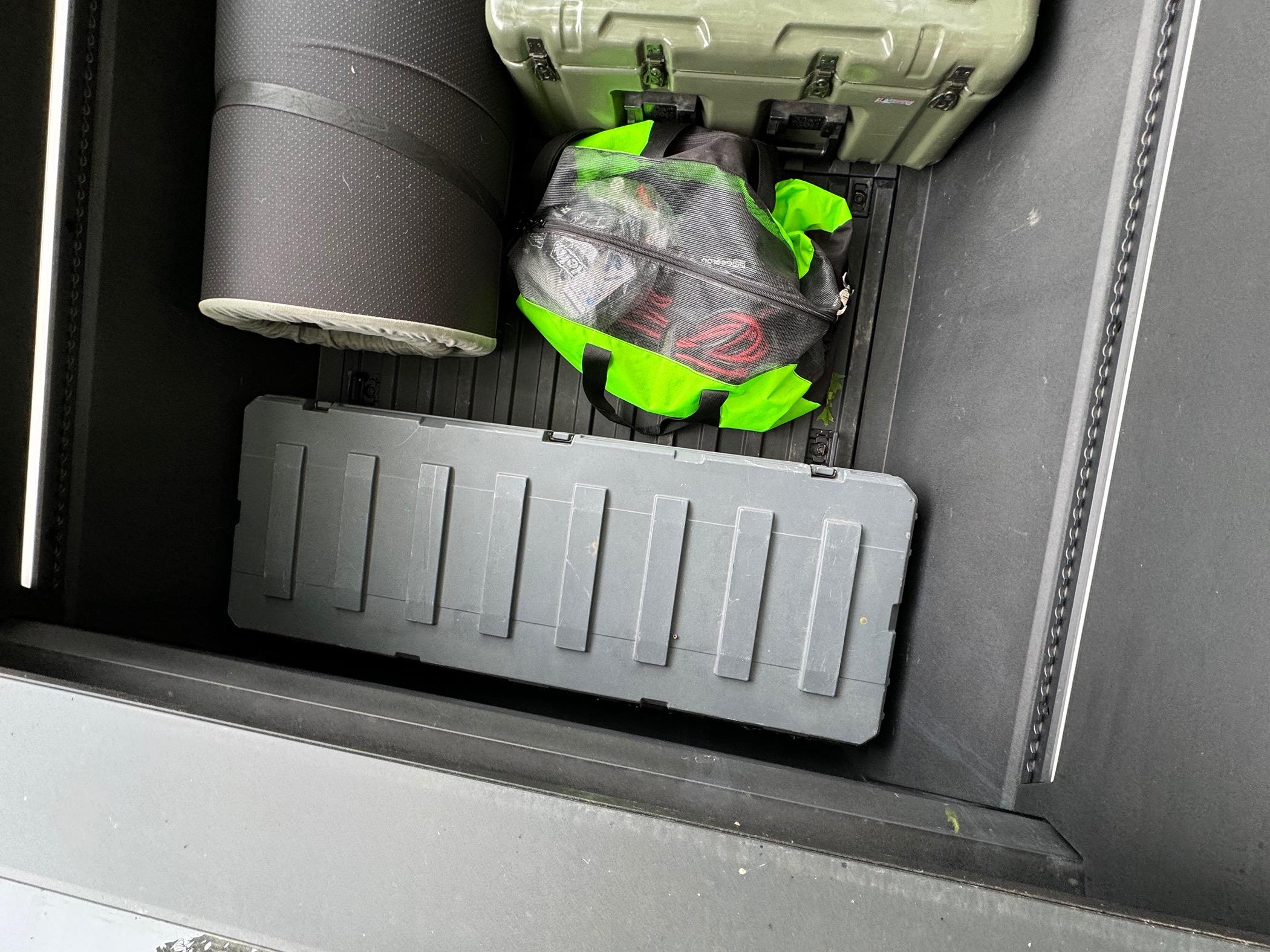 Tesla Cybertruck Perfect fit on the roam adventure case IMG_0722
