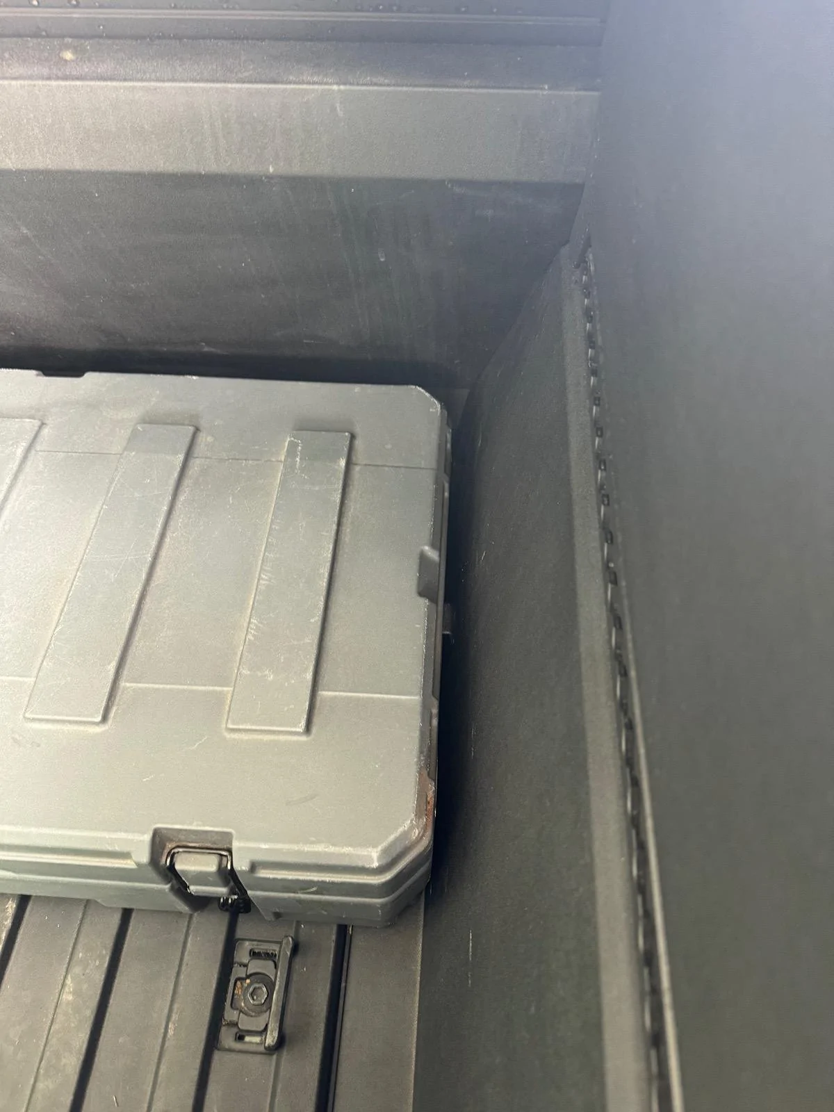 Tesla Cybertruck Perfect fit on the roam adventure case IMG_0724