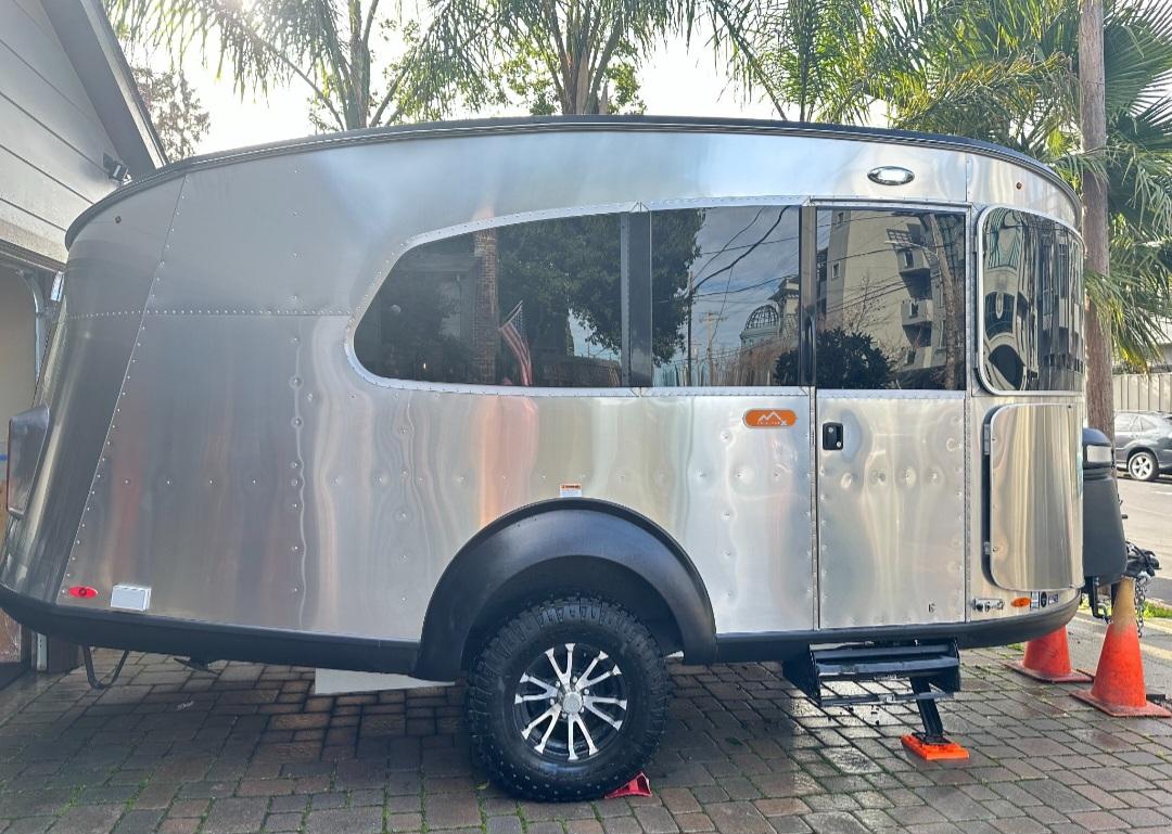 Tesla Cybertruck She’s a beaut…. Let no man separate…. (Airstream 💍 Cybertruck) Screenshot_20240328_072005_Facebook