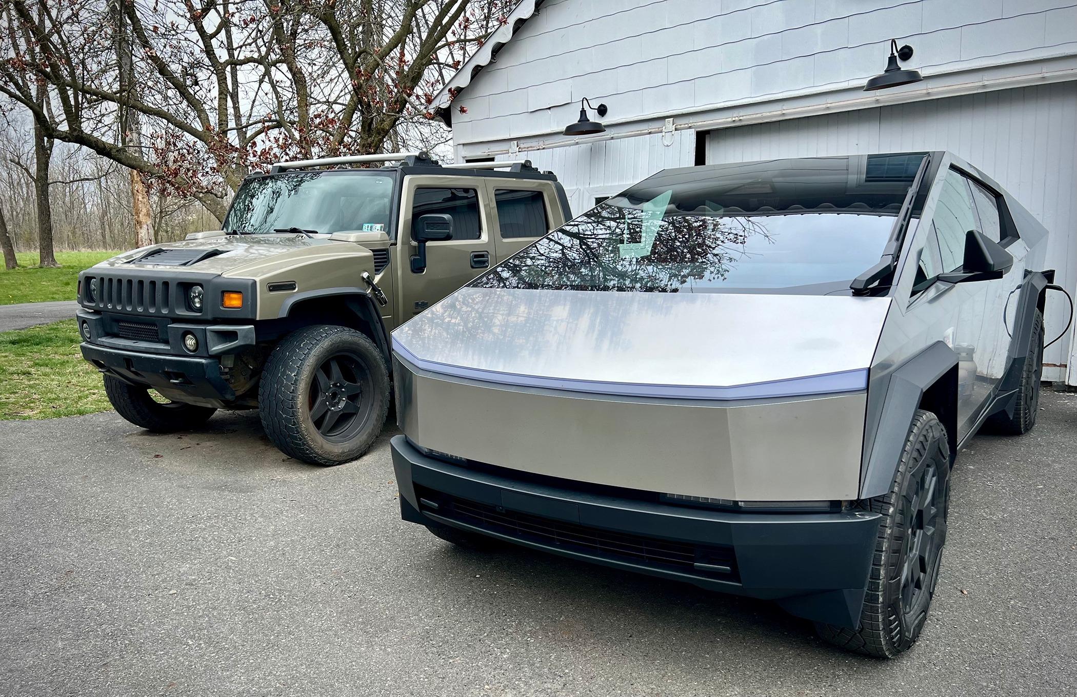 cybertruck and hummer.jpg