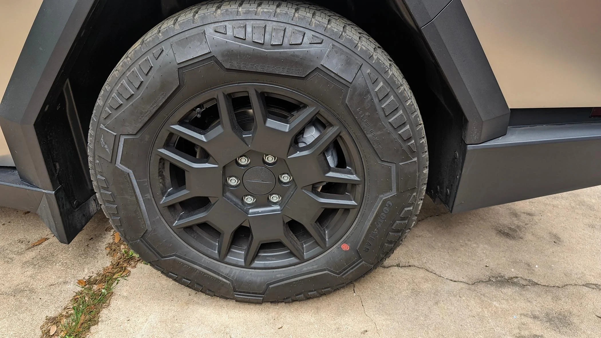 Tesla Cybertruck Redesigned Opensource Cybertruck 3D Print Center Caps - Improved Retention and Durability Center Ca