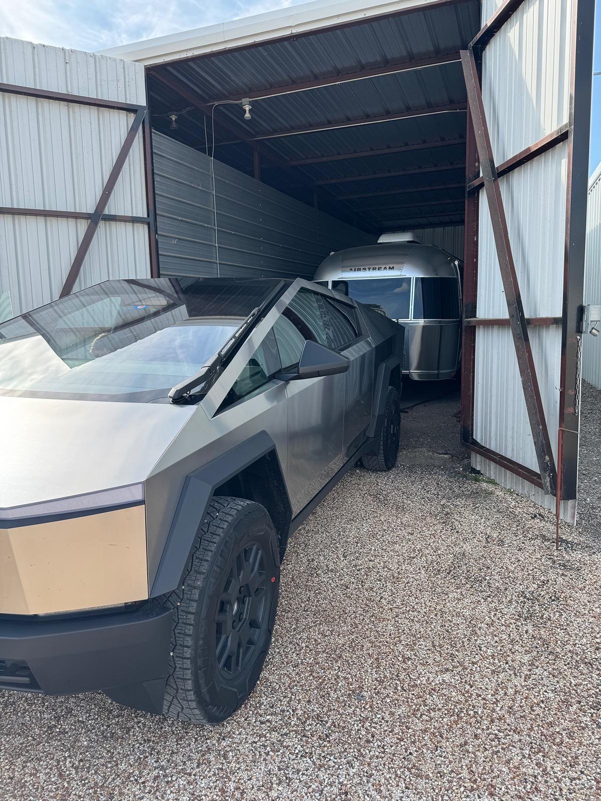 Tesla Cybertruck 🦾 Cybertruck doing truck stuff!  Post your photos! IMG_0781