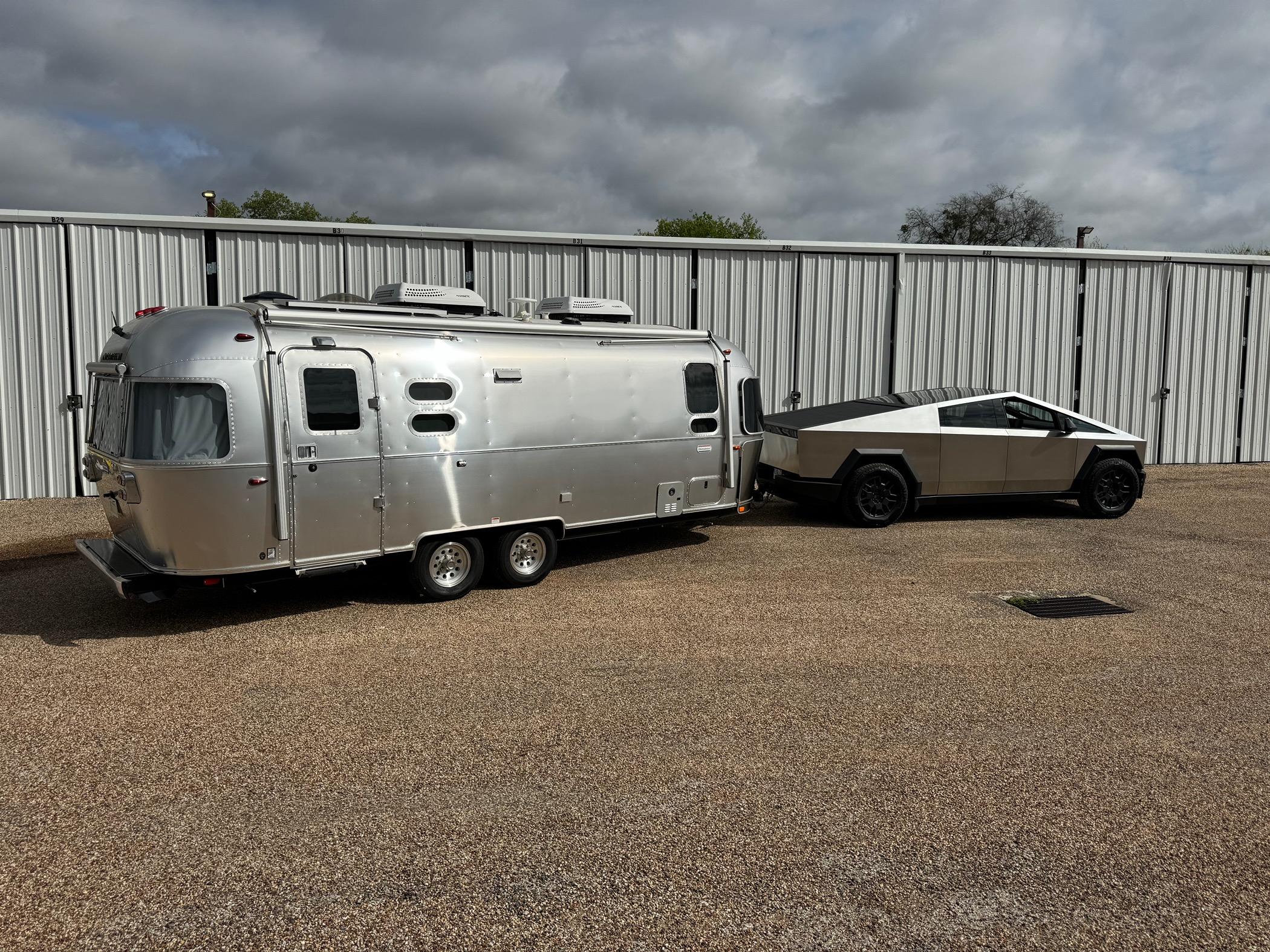 Tesla Cybertruck 🦾 Cybertruck doing truck stuff!  Post your photos! IMG_0782