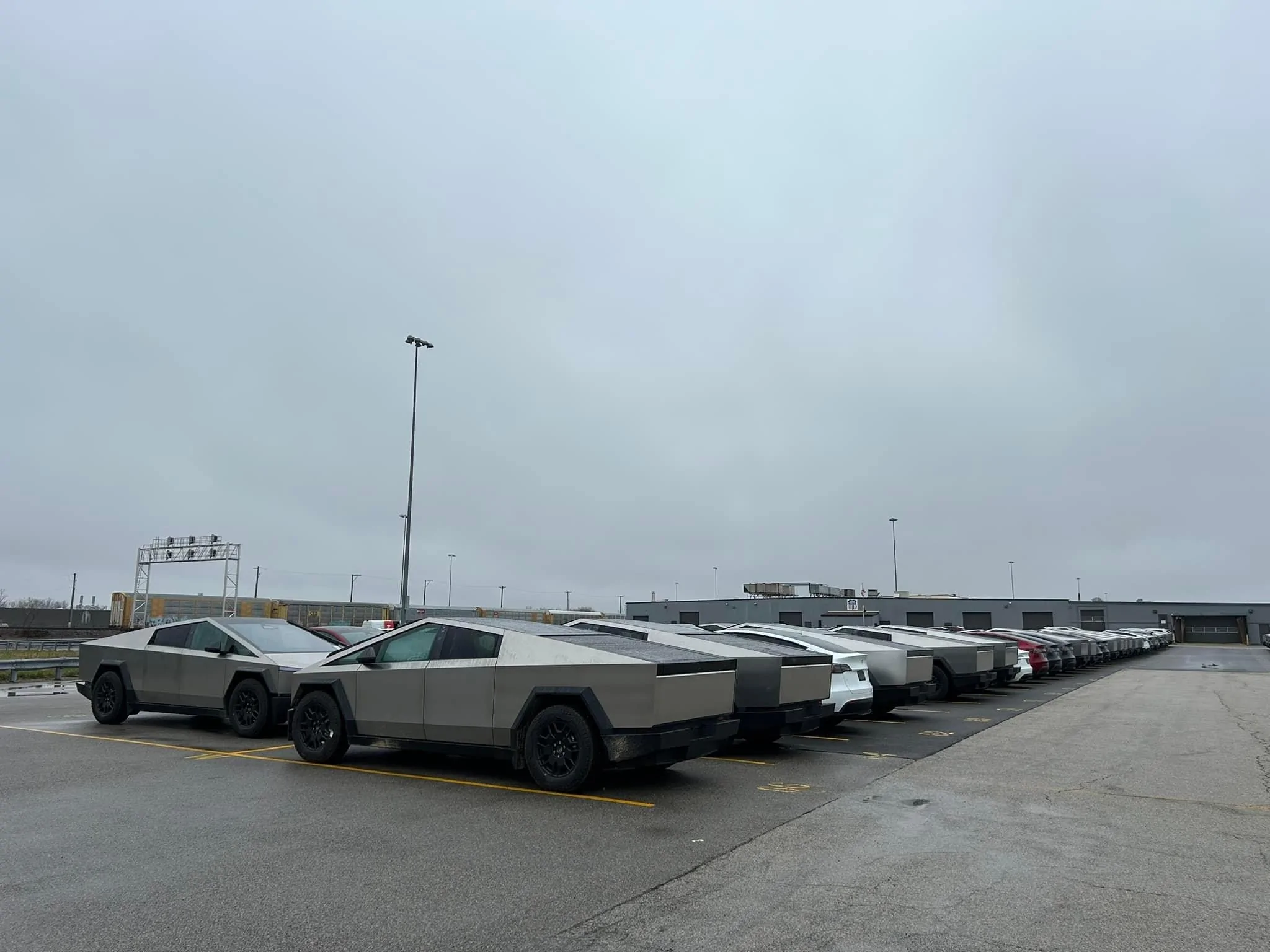 Tesla Cybertruck Chicago Railyard IMG_1949