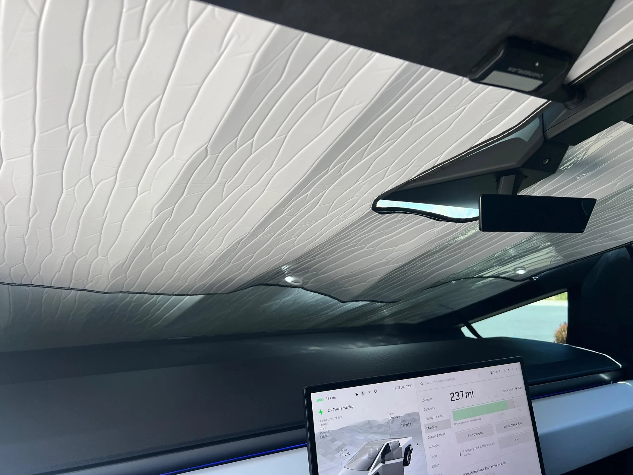 Tesla Cybertruck Windshield Sun Shade for Cybertruck? E189B1FA-CC48-4268-BC39-CD5E99D91099