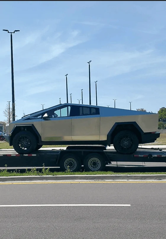 Tesla Cybertruck What would you do? 45634786585232024