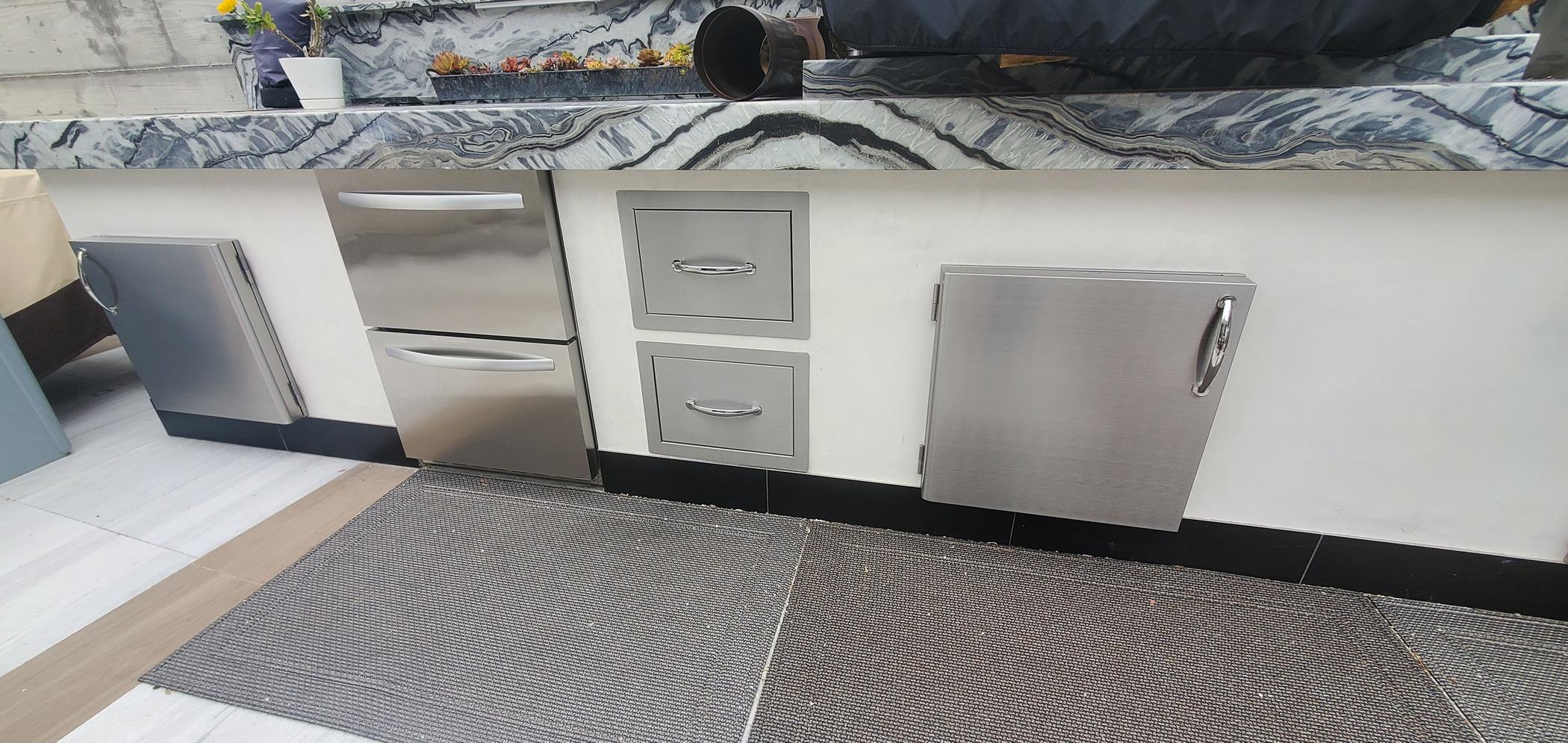 Tesla Cybertruck Bar Keepers Friend changed my Cybertruck's finish! 20240404_105359