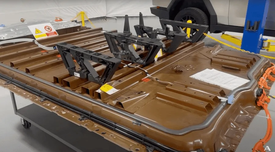 Tesla Cybertruck Can I drill into the carpet? (1 1/2 inch screws) 1712614340731-gd