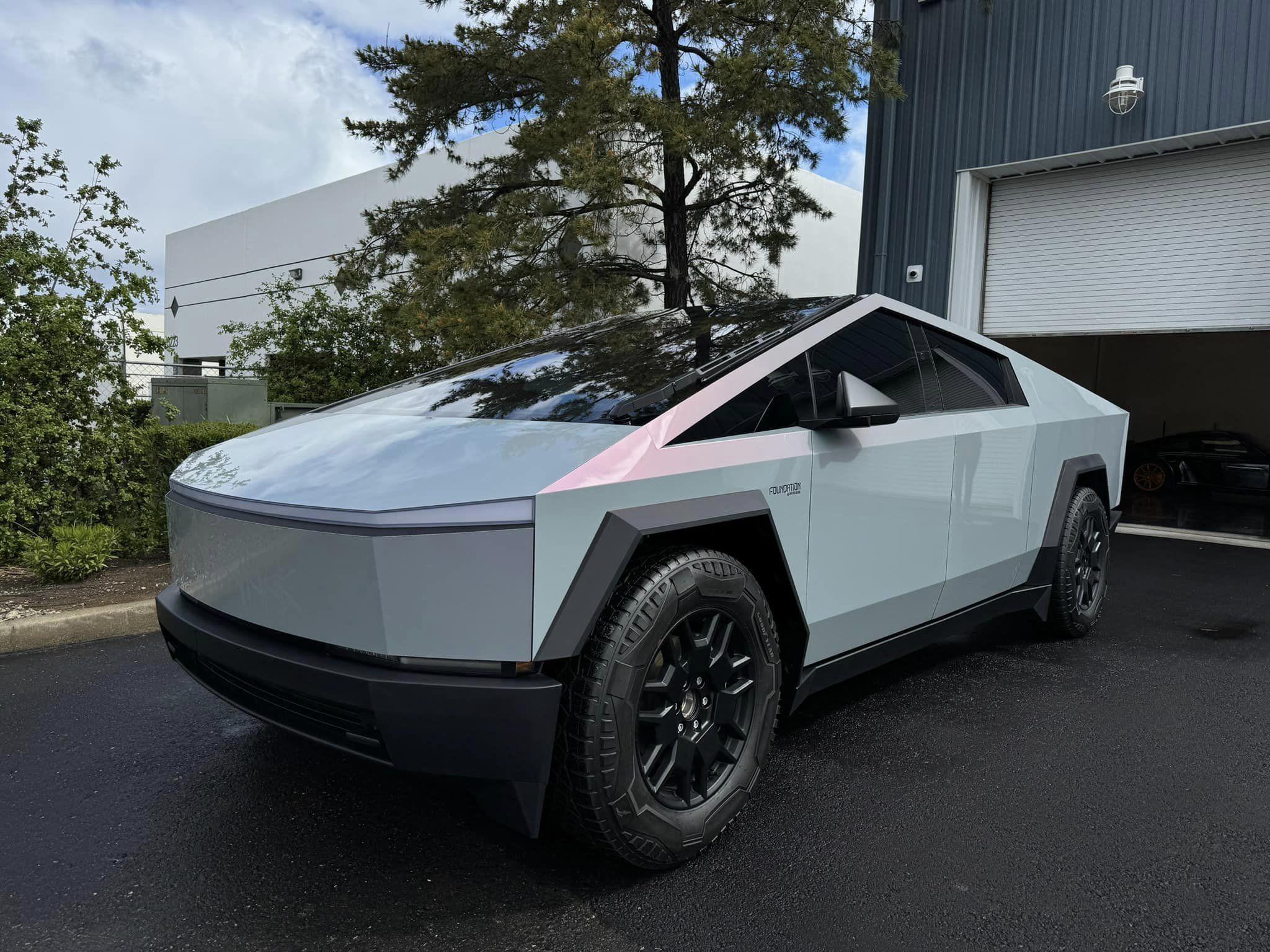 Tesla Cybertruck COLOR SHIFT / FADE / CHAMELEON Vinyl Wrap & PPF Cybertruck -- Photos & Videos 423716058_7093799380742540_448821733412869195_n