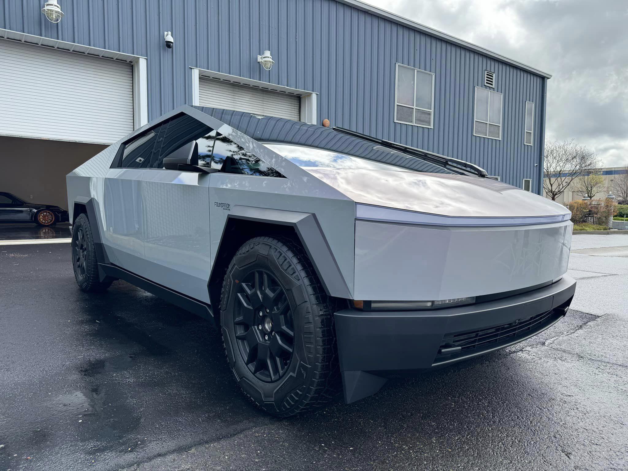 Tesla Cybertruck COLOR SHIFT / FADE / CHAMELEON Vinyl Wrap & PPF Cybertruck -- Photos & Videos 435107106_7093799417409203_1833846773750553004_n