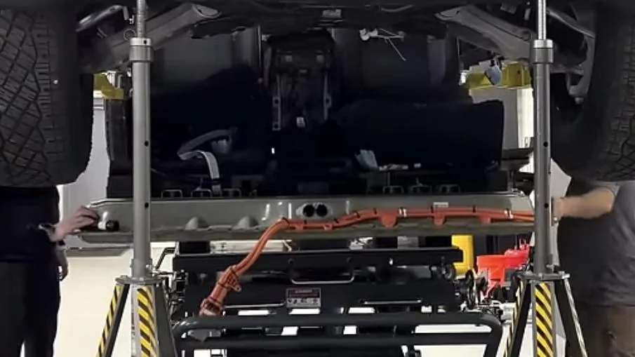 Tesla Cybertruck Battery Pack Teardown Photos Reveals Empty Spaces (Sandy Munro Live) IMG_5904