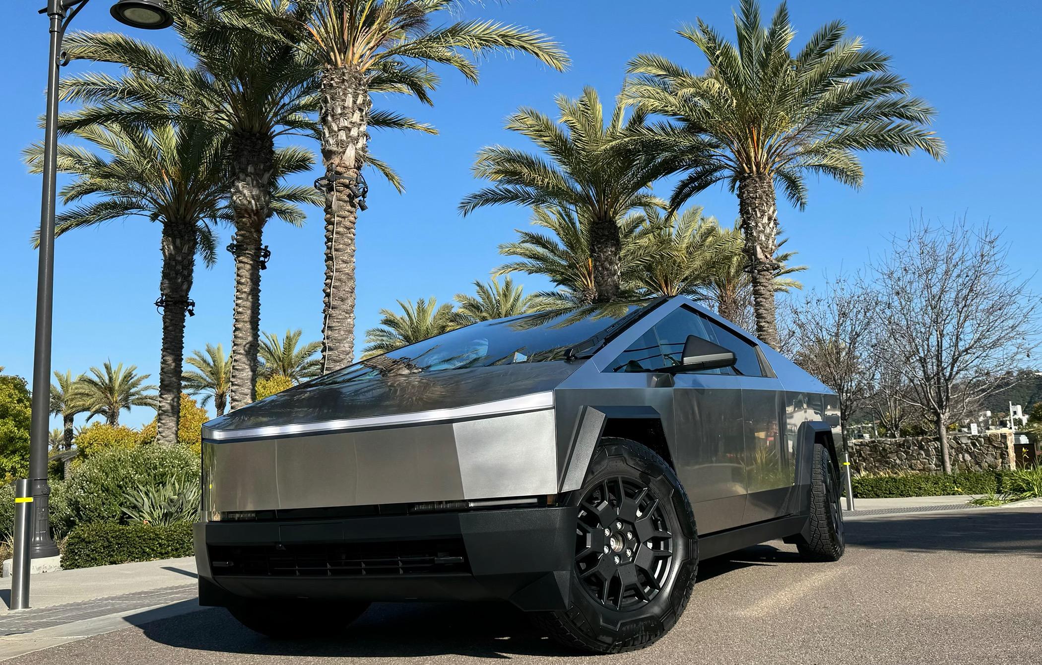 Tesla Cybertruck WTB. Cybertruck AWD. OFFER $135,000.  PRIVATE SELLER ( NO DEALERS SORRY) - Grounded. I did well here before. Trying again. IMG_6444