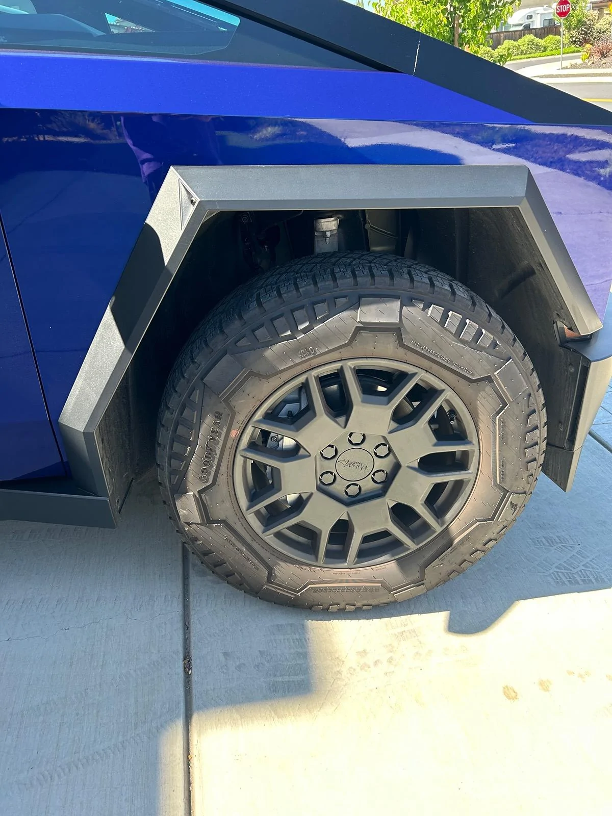 Tesla Cybertruck Anyone knows of alternative for Cybertruck Lug nuts and wheel cover? IMG_2346
